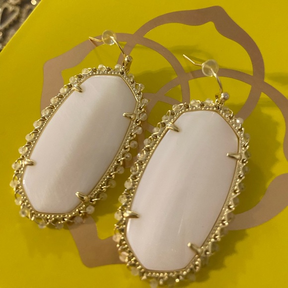 Kendra Scott Beaded Danielle Gold drop earrings in White Mussel - Picture 2 of 5